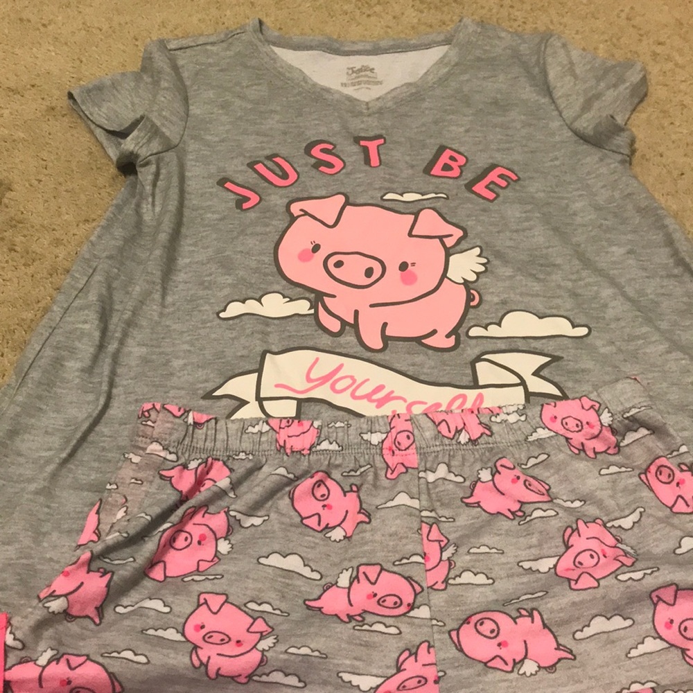 Justice flying pig pajama set!